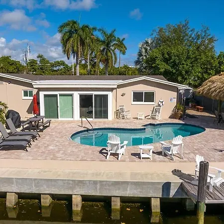 Juanita'S Waterfront Villa